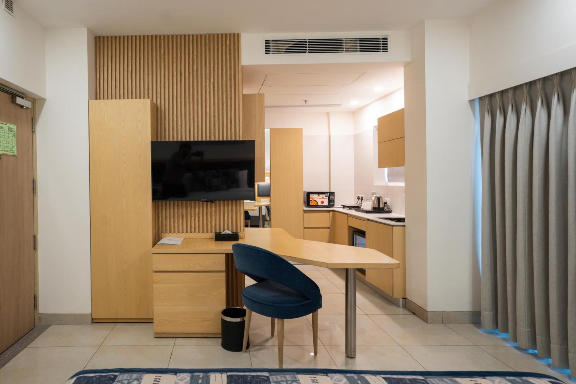 Ar Suites Klj Square Gurgaon Zewnętrze zdjęcie