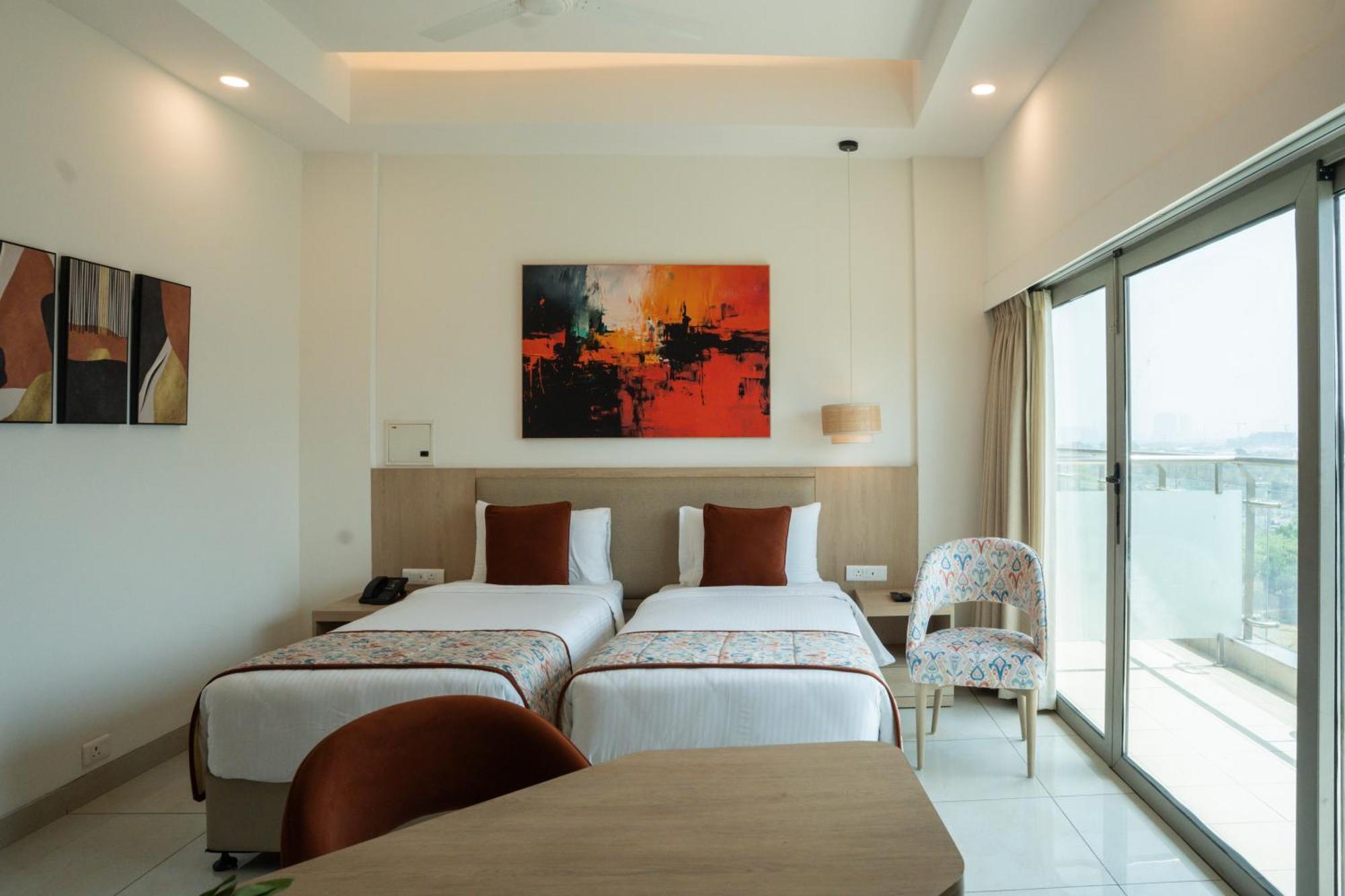 Ar Suites Klj Square Gurgaon Zewnętrze zdjęcie