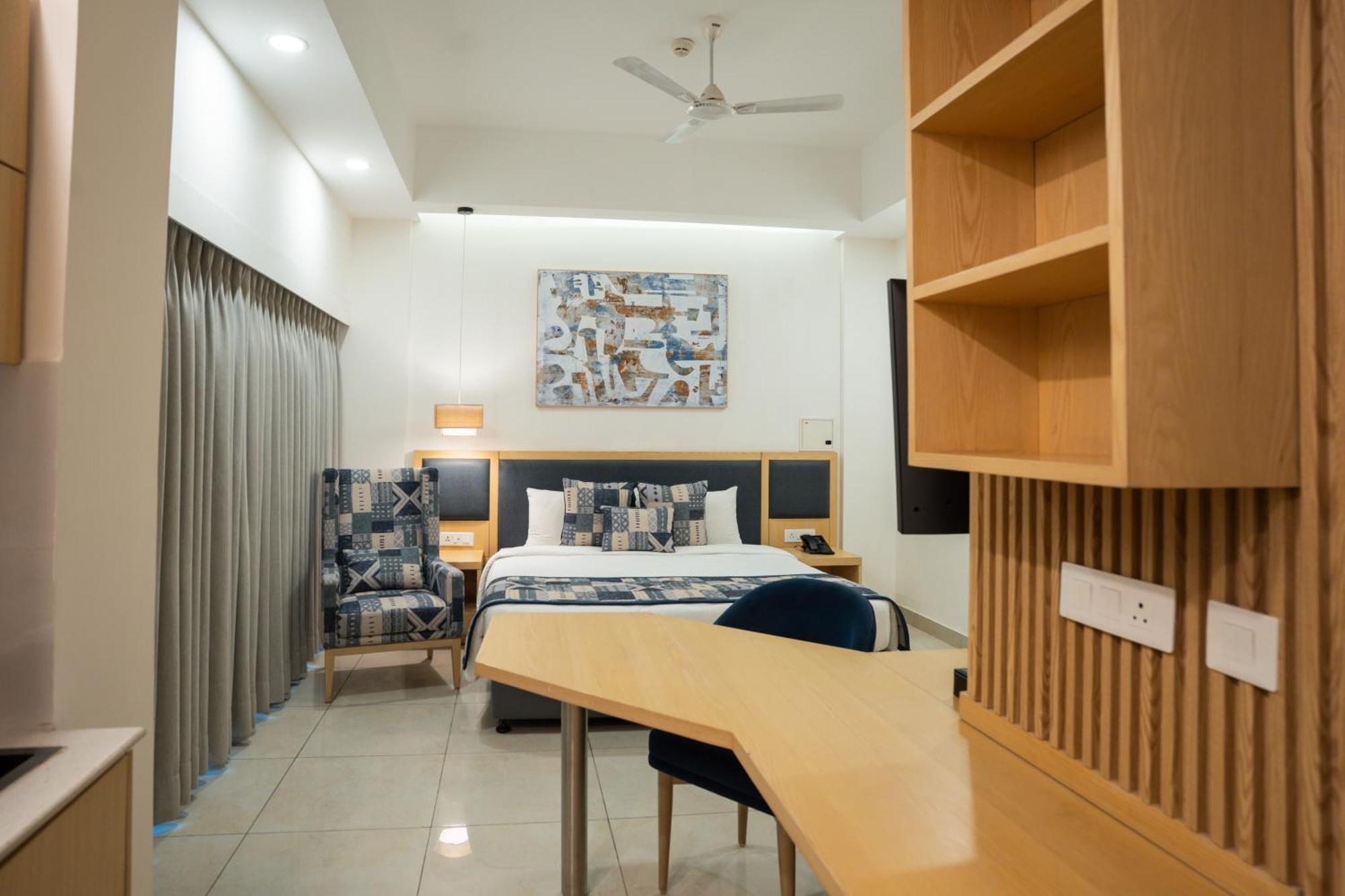 Ar Suites Klj Square Gurgaon Zewnętrze zdjęcie