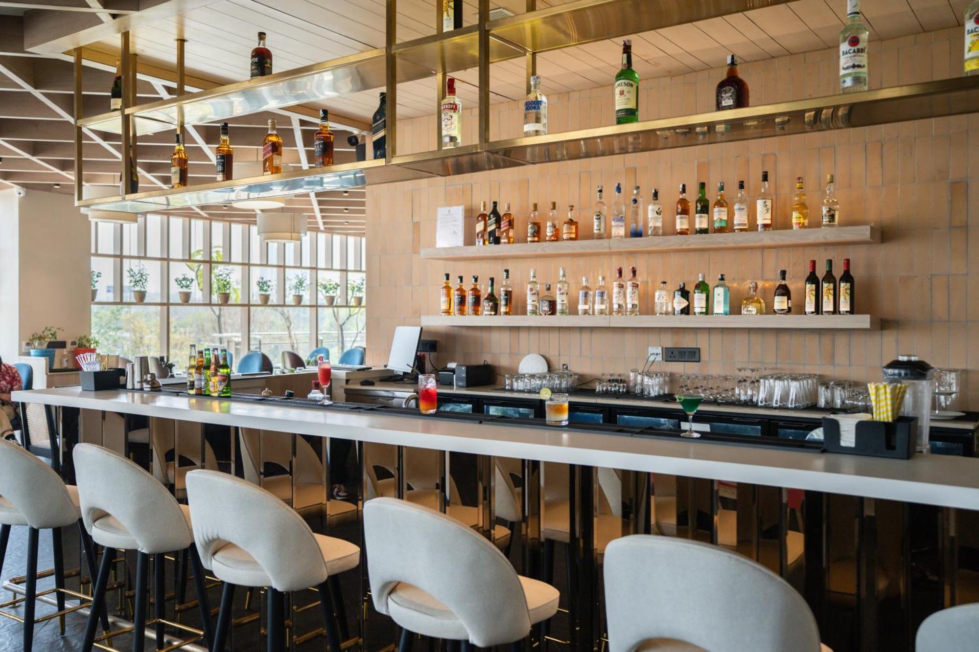 Ar Suites Klj Square Gurgaon Zewnętrze zdjęcie