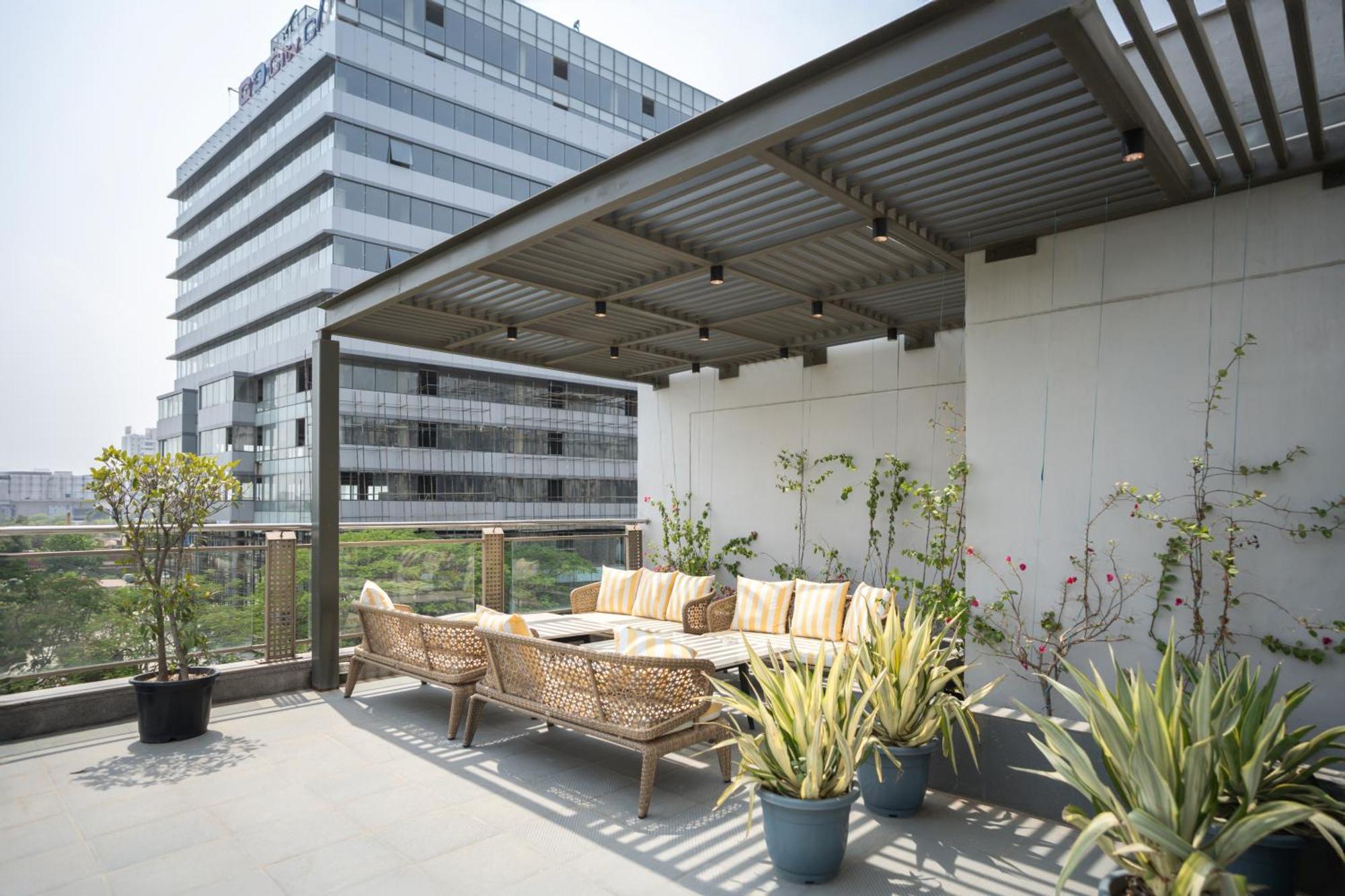 Ar Suites Klj Square Gurgaon Zewnętrze zdjęcie