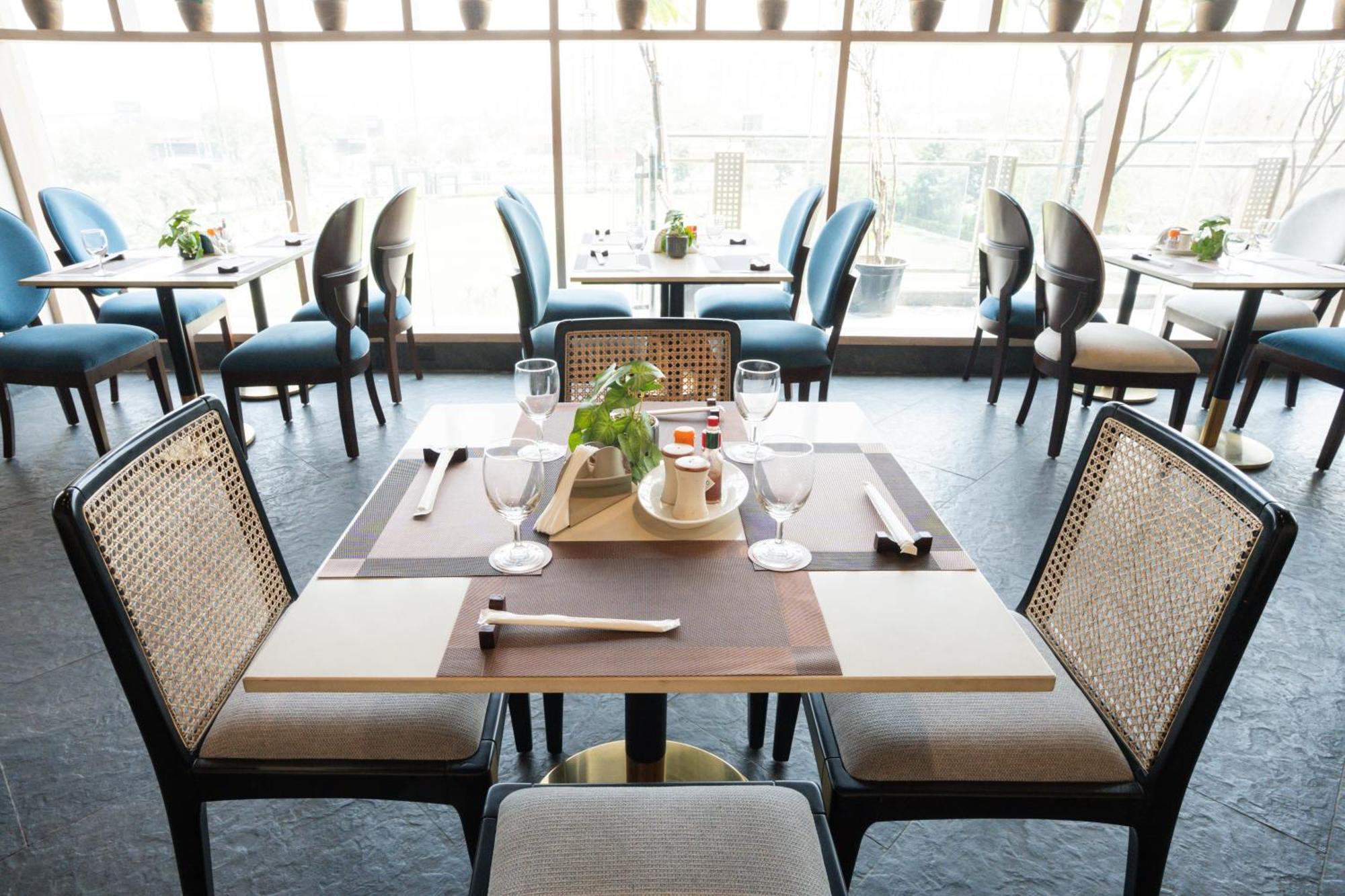Ar Suites Klj Square Gurgaon Zewnętrze zdjęcie